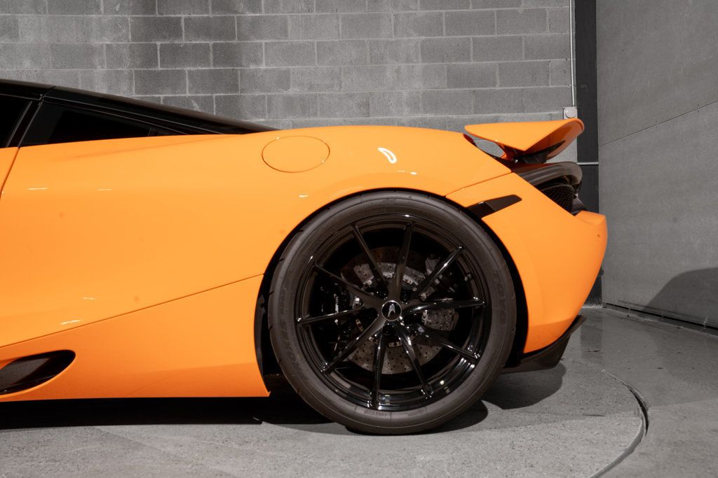 McLaren 720S photo 40
