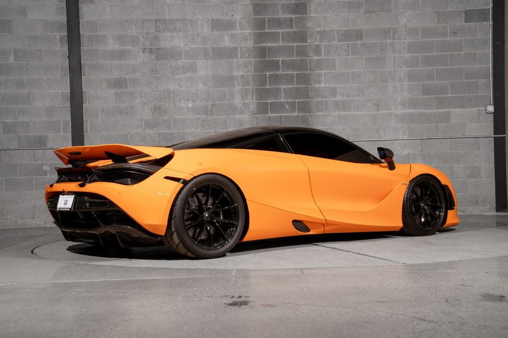 McLaren 720S photo 8