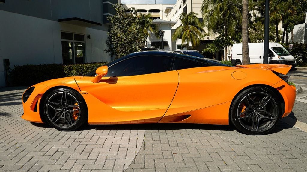 2019 McLaren 720S Luxury Coupe - 22775858 - 14