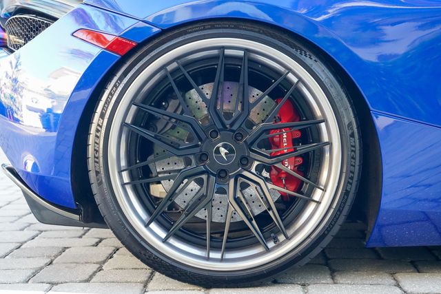 2019 McLaren 720S Performance Coupe - 22978508 - 29