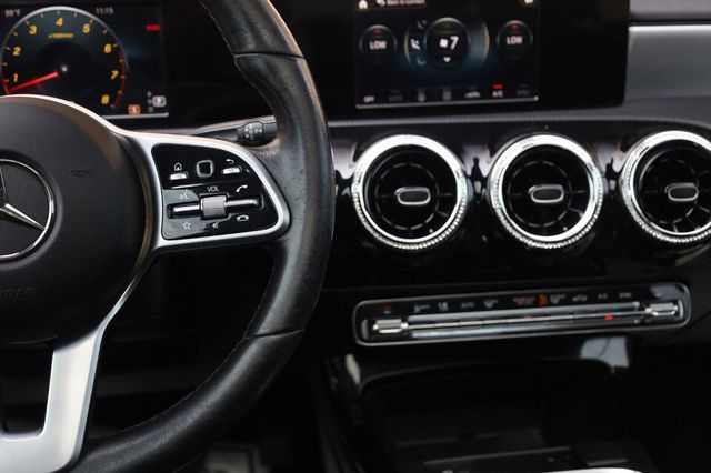 2019 Mercedes-Benz A-Class A 220 - 23066035 - 28