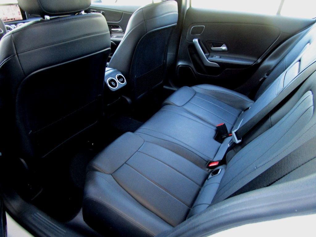 2019 Mercedes-Benz A-Class A 220 4MATIC Sedan - 23028071 - 16