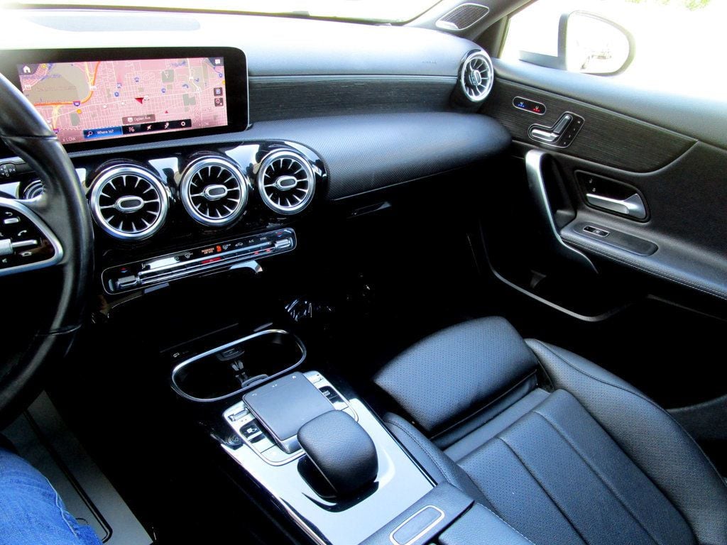 2019 Mercedes-Benz A-Class A 220 4MATIC Sedan - 23028071 - 22