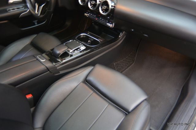 2019 Mercedes-Benz A-Class A 220 4MATIC Sedan - 23075570 - 28