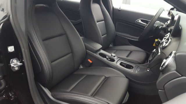 2019 Mercedes-Benz CLA 250 4MATIC w/Panomeric Roof - 18164244 - 11