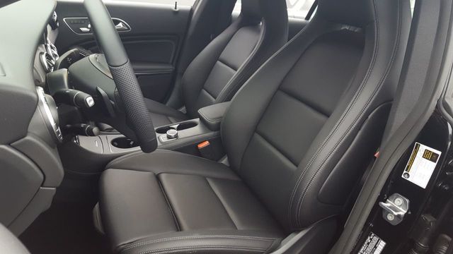 2019 Mercedes-Benz CLA 250 4MATIC w/Panomeric Roof - 18164244 - 14