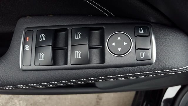 2019 Mercedes-Benz CLA 250 4MATIC w/Panomeric Roof - 18164244 - 17