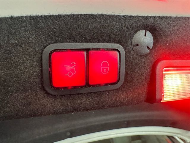 2019 Mercedes-Benz C-Class C 300 4MATIC Sedan - 22959019 - 19