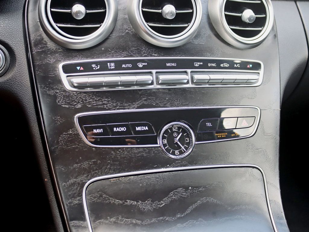 2019 Mercedes-Benz C-Class C 300 4MATIC Sedan - 23037456 - 18