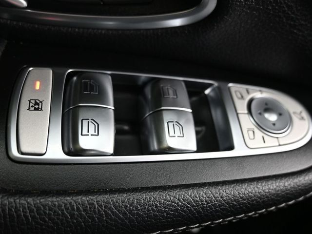 2019 Mercedes-Benz C-Class C 300 4MATIC Sedan - 22999925 - 27