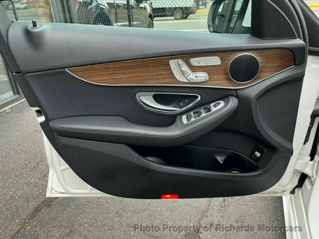 2019 Mercedes-Benz C-Class C 300 4MATIC Sedan - 22939860 - 9