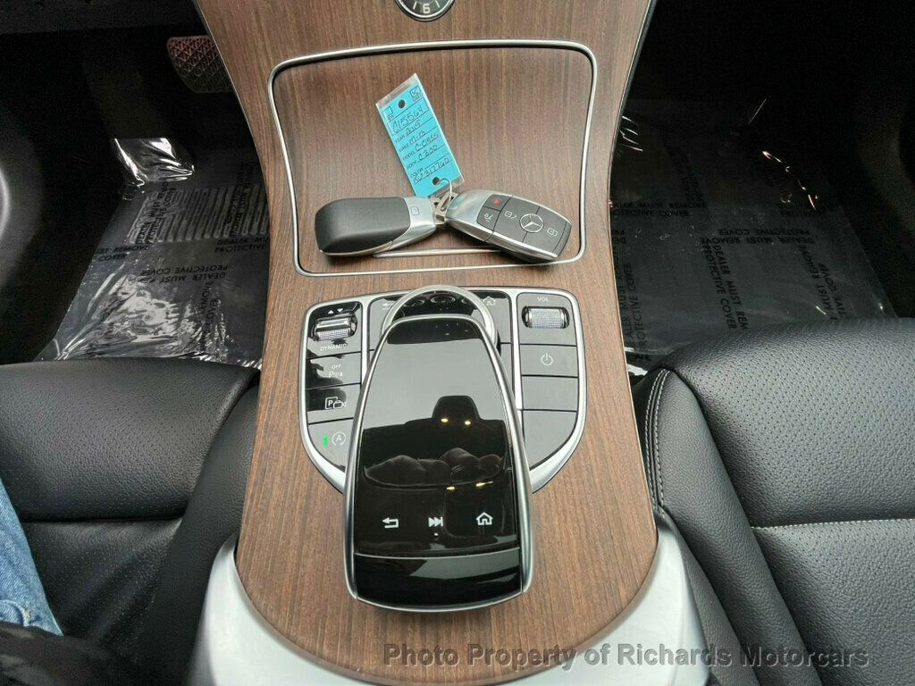 2019 Mercedes-Benz C-Class C 300 4MATIC Sedan - 22939860 - 24