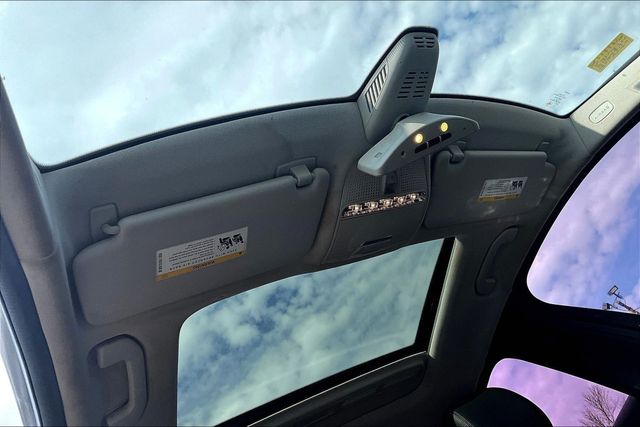 2019 Mercedes-Benz C-Class C 300 Sedan - 23012619 - 32