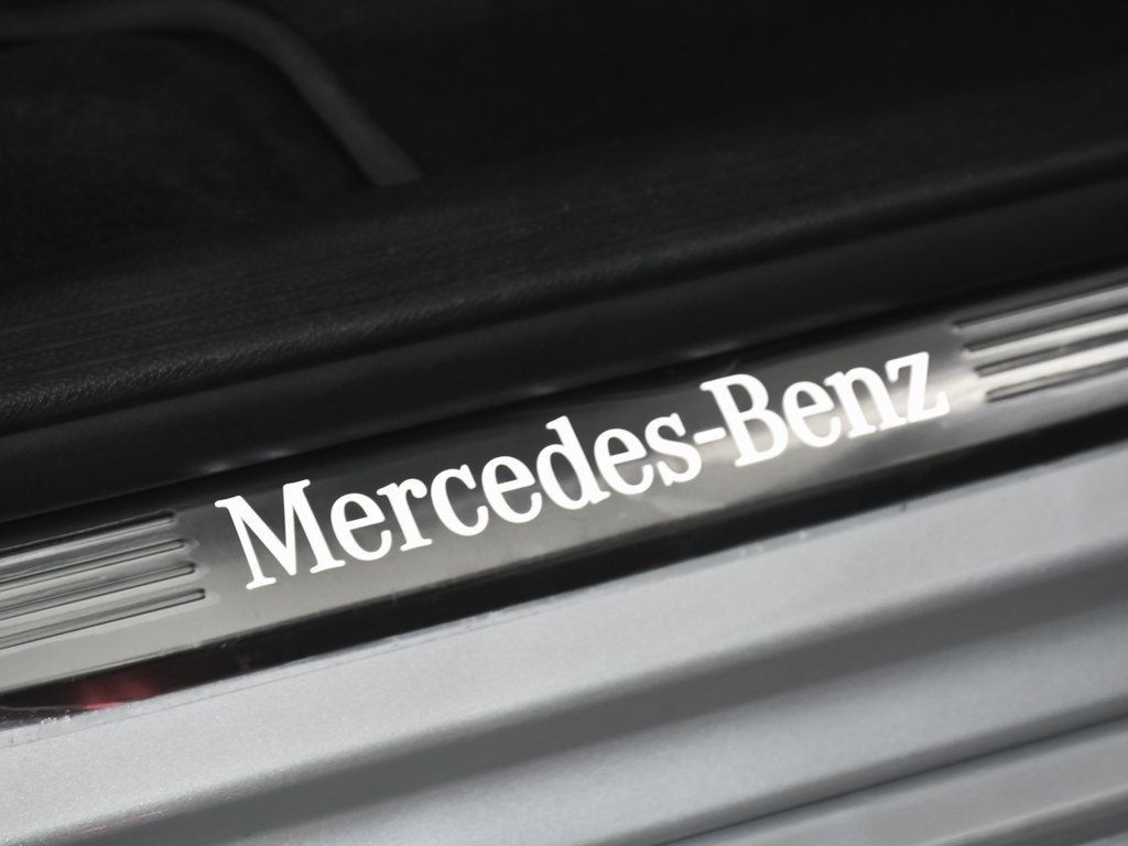2019 Mercedes Benz E 300 Sedan photo 17