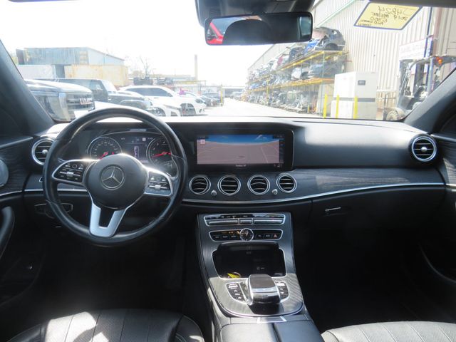 2019 Mercedes-Benz E-Class E 300 4MATIC Sedan - 23013132 - 9