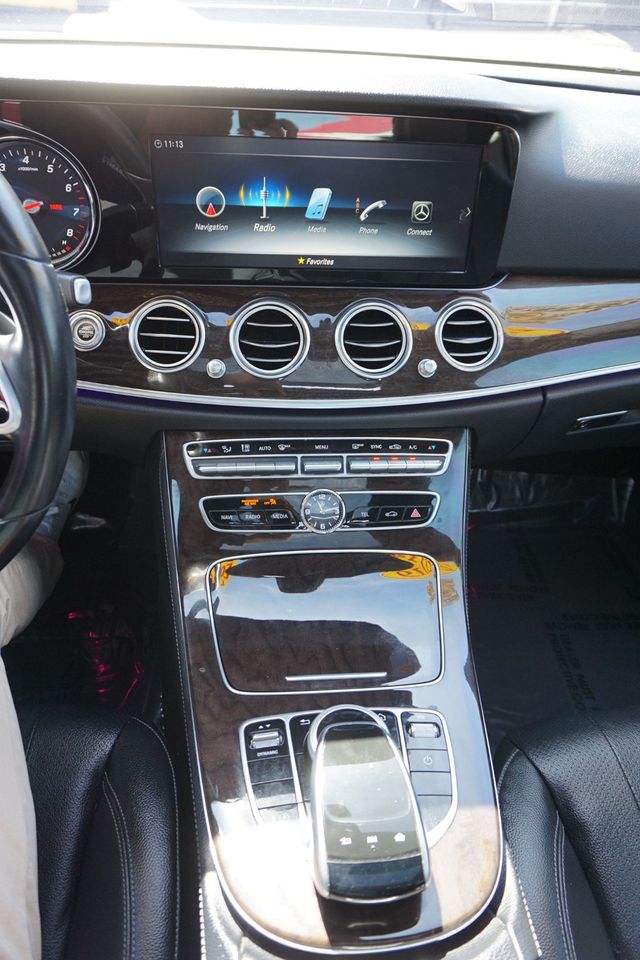 2019 Mercedes-Benz E-Class E 300, LOW MILES, PREMIUM WHEELS, MOON ROOF,  NAVIGATION - 22990927 - 26