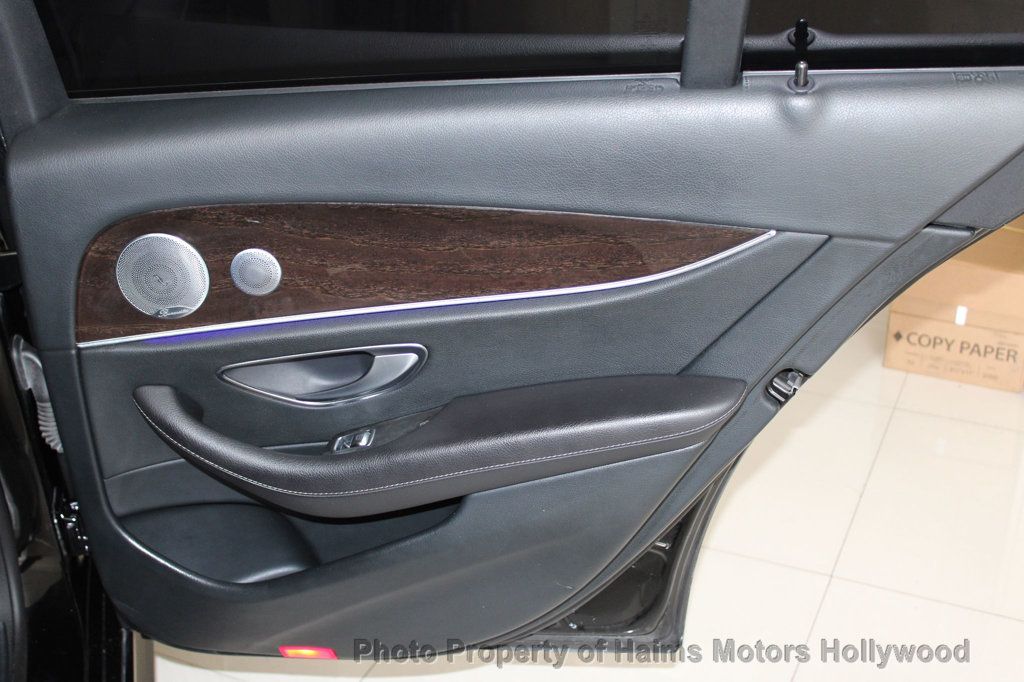 2019 Mercedes Benz E 300 photo 11
