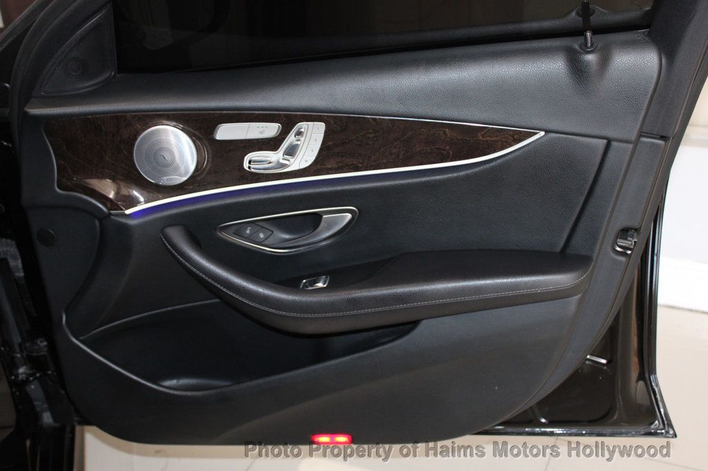 2019 Mercedes Benz E 300 photo 12