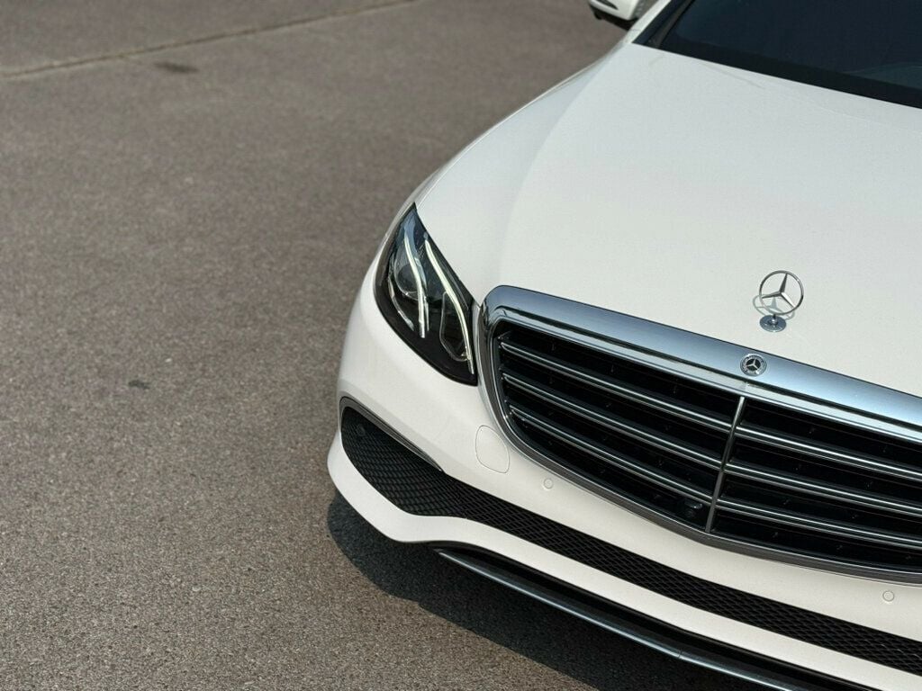 2019 Mercedes Benz E 300 Sedan photo 10