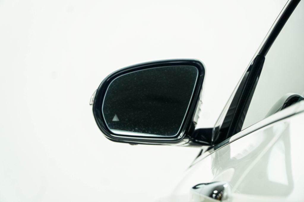 Mercedes-Benz E-Class photo 15