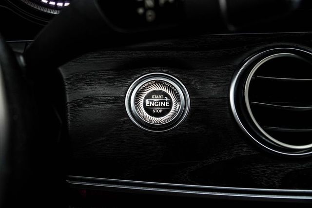 2019 Mercedes-Benz E-Class E 300 RWD Sedan - 23038580 - 22