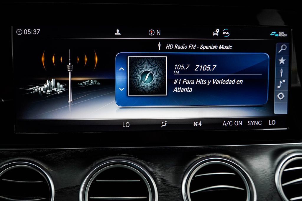 Mercedes-Benz E-Class photo 25