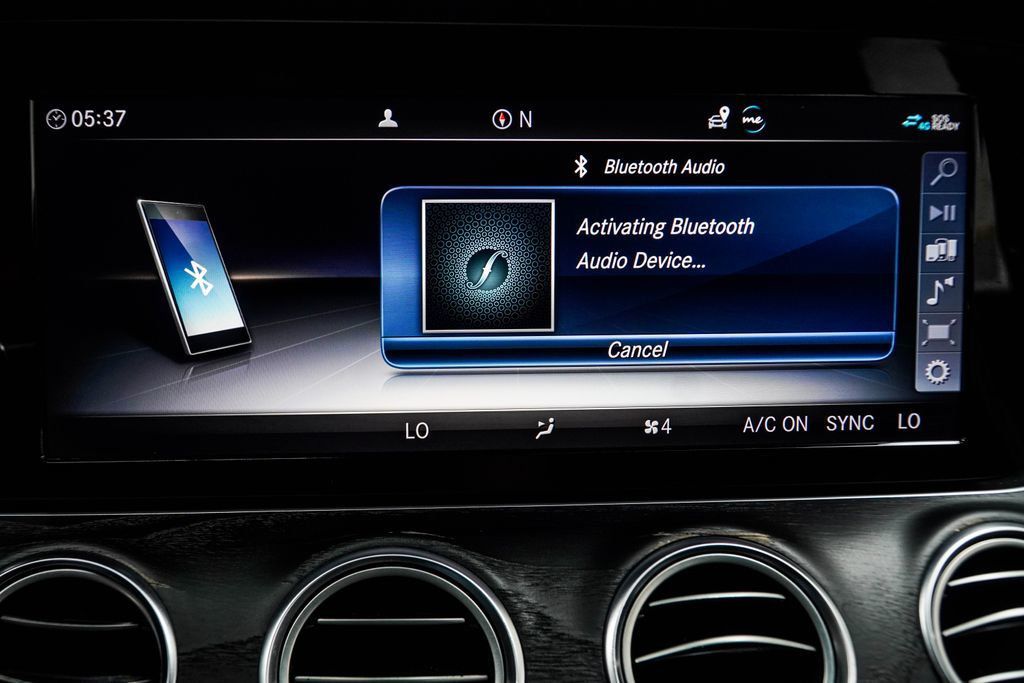 Mercedes-Benz E-Class photo 26