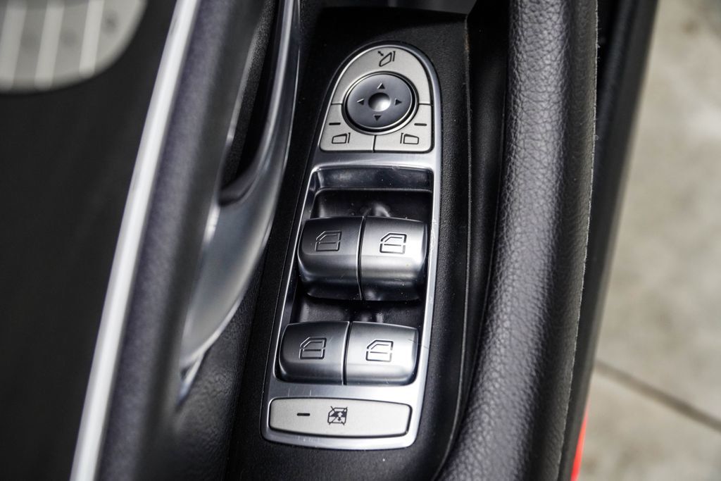 Mercedes-Benz E-Class photo 36