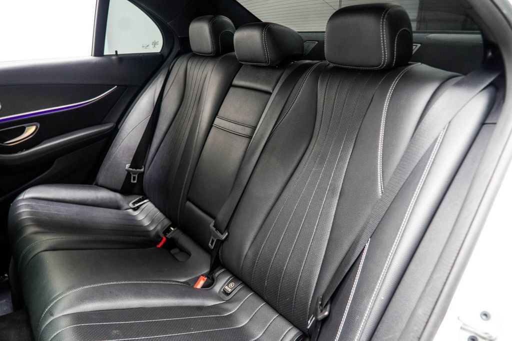 Mercedes-Benz E-Class photo 43