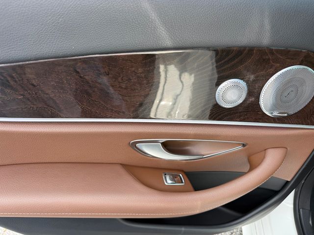 2019 Mercedes-Benz E-Class E 300 RWD Sedan - 23040337 - 26