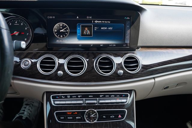 2019 Mercedes-Benz E-Class E 450 4MATIC Sedan - 23065743 - 32
