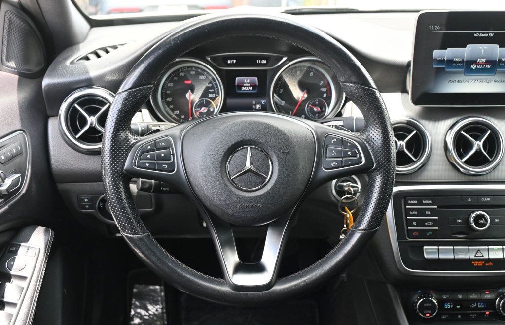 Mercedes-Benz GLA GLA 250 SUV photo 10