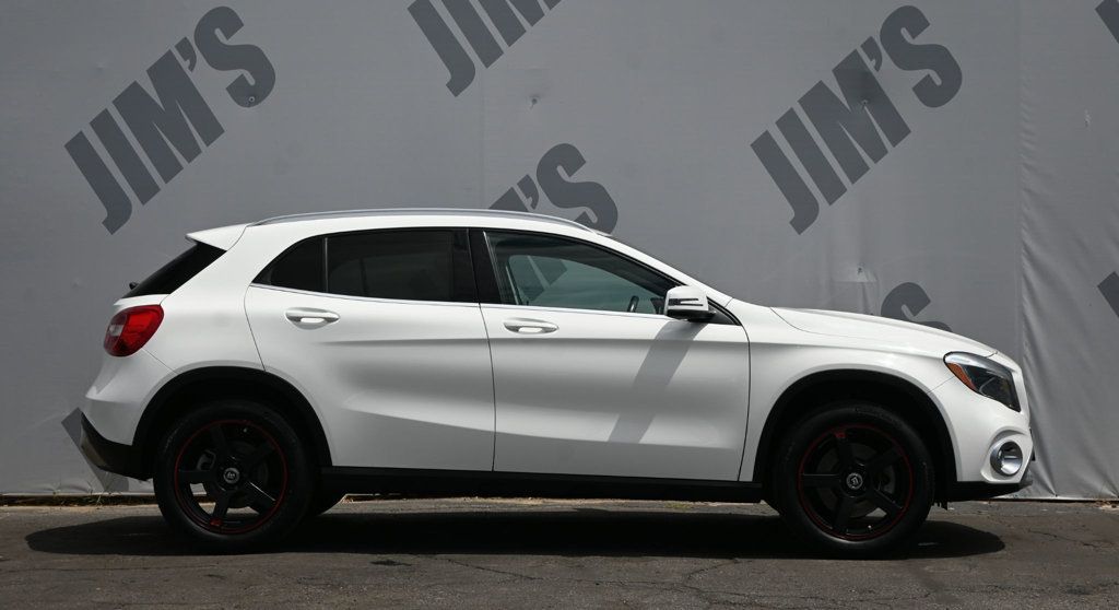 Mercedes-Benz GLA GLA 250 SUV photo 4