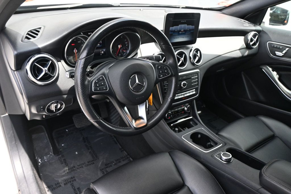 Mercedes-Benz GLA GLA 250 SUV photo 7