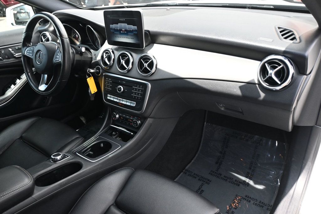 Mercedes-Benz GLA GLA 250 SUV photo 9