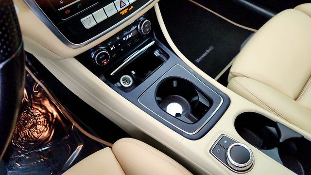 2019 Mercedes-Benz GLA GLA 250 SUV w/ Premium Package, Panorama Sunroof & Full LED HLs - 22969648 - 15