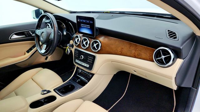 2019 Mercedes-Benz GLA GLA 250 SUV w/ Premium Package, Panorama Sunroof & Full LED HLs - 22969648 - 22