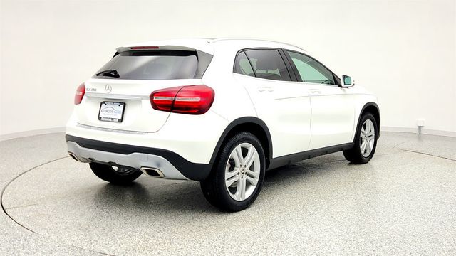 2019 Mercedes-Benz GLA GLA 250 SUV w/ Premium Package, Panorama Sunroof & Full LED HLs - 22969648 - 4