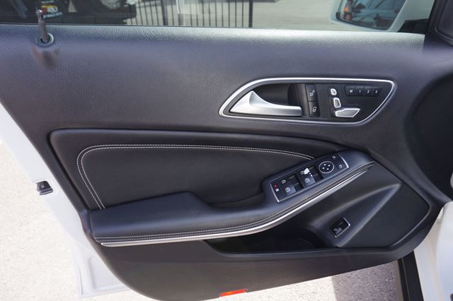 2019 Mercedes-Benz GLA PREMIUM PKG, PANORAMIC ROOF, BACKUP CAMERA, PREMIUM WHEELS - 22990292 - 18