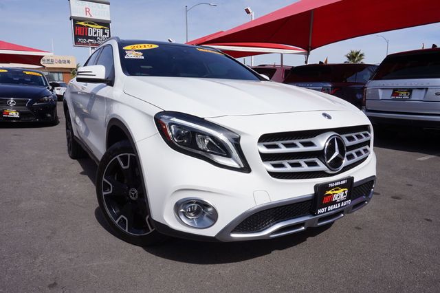 2019 Mercedes-Benz GLA PREMIUM PKG, PANORAMIC ROOF, BACKUP CAMERA, PREMIUM WHEELS - 22990292 - 1