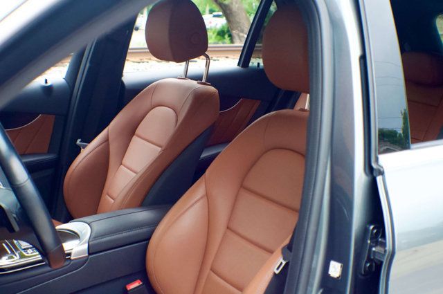 2019 Mercedes-Benz GLC 4MATIC/Heated Leather Seats/Pano Roof/Blind Spot Monitor - 23022666 - 17