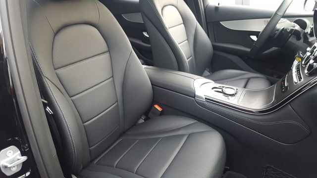 2019 Mercedes-Benz GLC (Cosmetically As Is) 300 4MATIC SUV - 18169649 - 11