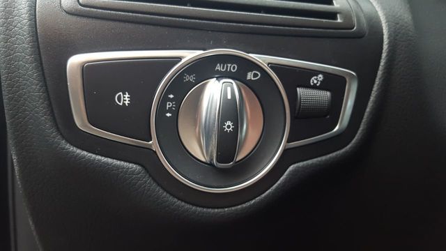 2019 Mercedes-Benz GLC (Cosmetically As Is) 300 4MATIC SUV - 18169649 - 19