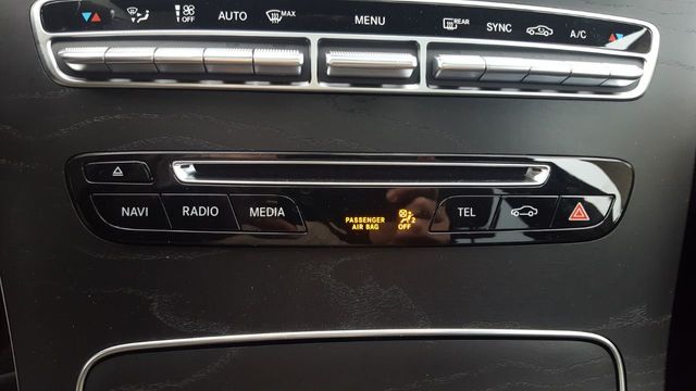 2019 Mercedes-Benz GLC (Cosmetically As Is) 300 4MATIC SUV - 18169649 - 23