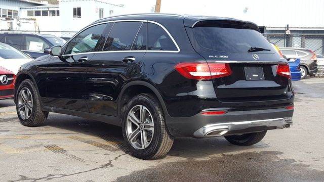 2019 Mercedes-Benz GLC (Cosmetically As Is) 300 4MATIC SUV - 18169649 - 5