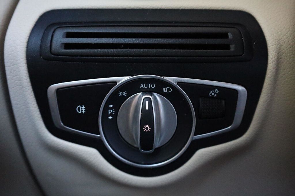 Mercedes-Benz GLC photo 36