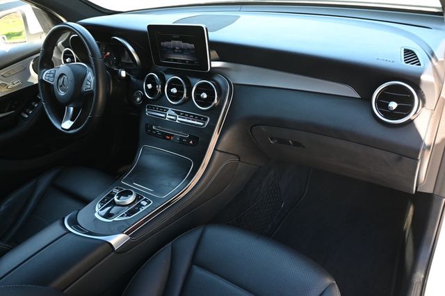 2019 Mercedes-Benz GLC GLC 300 4MATIC AWD Premium Package - 22955845 - 9