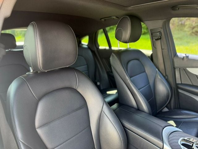 2019 Mercedes-Benz GLC GLC 300 4MATIC Coupe - 23012776 - 22