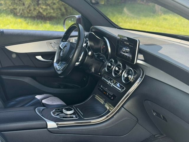 2019 Mercedes-Benz GLC GLC 300 4MATIC Coupe - 23012776 - 24
