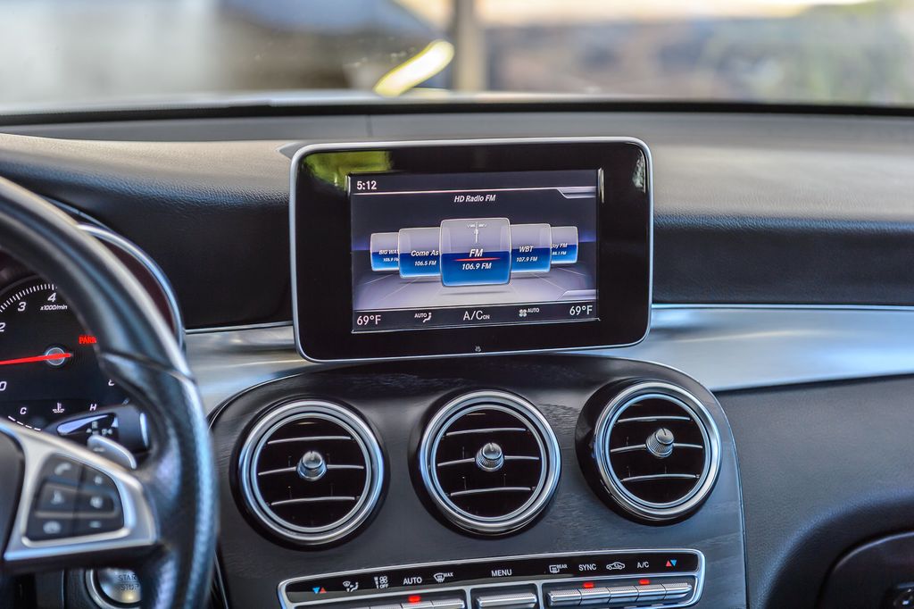 2019 Mercedes-Benz GLC GLC 300 4MATIC Coupe - 23053289 - 33